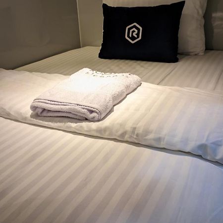 Rosalyne Sleepbox Tugu 2 Hotel Yogyakarta Ngoại thất bức ảnh